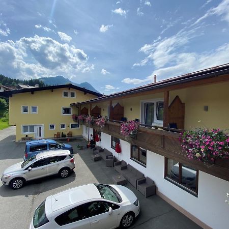 Pension Haus in der Sonne Fieberbrunn Exterior foto